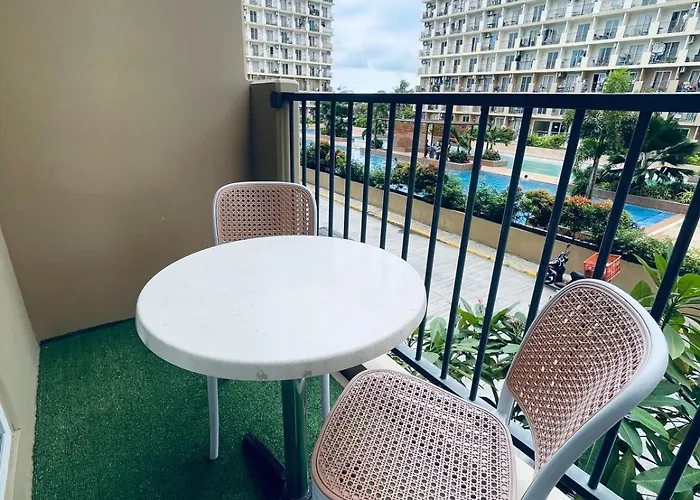 J&j Mactan With Netflix, Pool & Paid Parking *